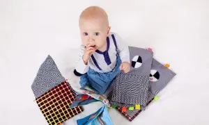 Jak zrobić zabawkę sensoryczną w domu – proste i bezpieczne pomysły