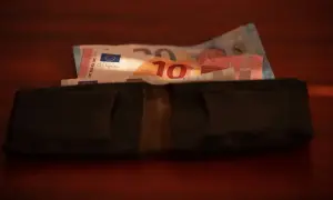 Ile zarabia opiekunka w Niemczech? Zaskakujące fakty o wynagrodzeniach