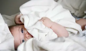 Do kiedy dziecko ma drzemki? Kluczowe znaki, że czas na zmiany