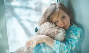 Co daje ustalenie miejsca pobytu dziecka przy matce w sprawach prawnych?