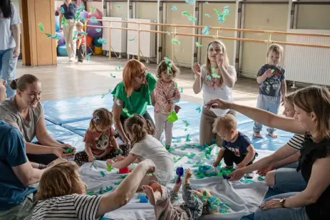 Zajęcia sensoryczne Kraków - rozwój dziecka przez zabawę i odkrywanie