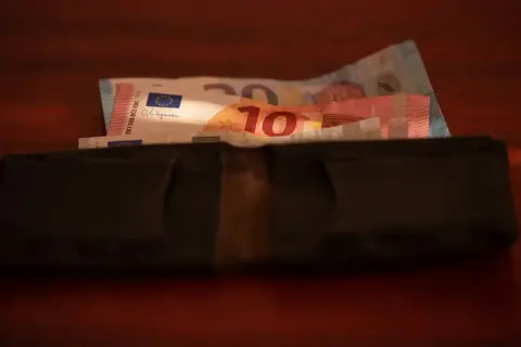 Ile zarabia opiekunka w Niemczech? Zaskakujące fakty o wynagrodzeniach