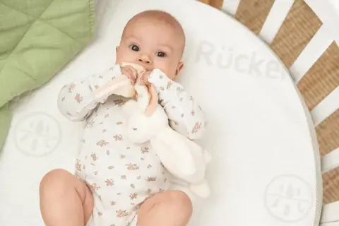 Jak ukladac dziecko do snu, aby zapewnić mu bezpieczny i zdrowy sen