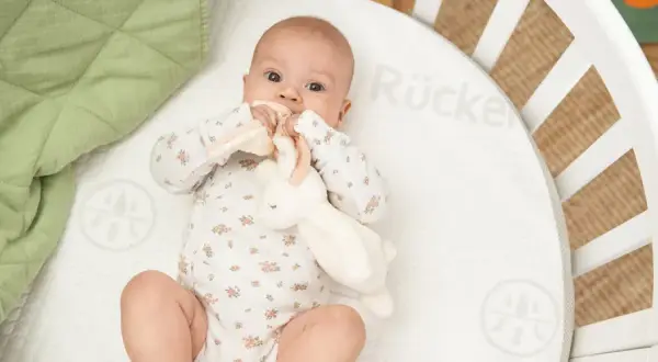Jak ukladac dziecko do snu, aby zapewnić mu bezpieczny i zdrowy sen